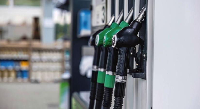 Keddtől ismét drágul a tankolás - így alakulnak az üzemanyagárak holnaptól