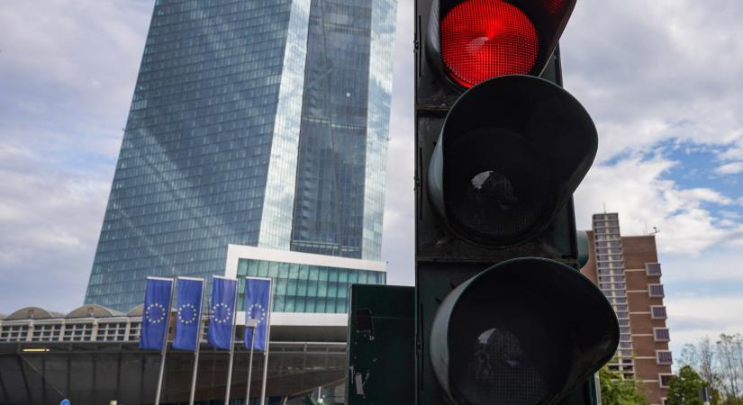 Kongatják a vészharangot: nyomás alá kerülhetnek az európai jegybankok