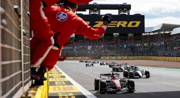 Silverstone-ról szólt a hétfő is F1-ben – napi hírek