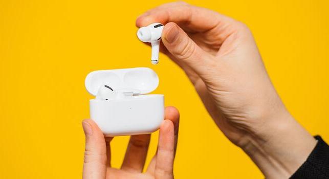 Rájött az Apple, hogy nem szeretnénk kamerákat tenni a fülünkbe