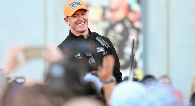 A McLaren kirúgta két fiatal versenyzőjét, teljes átalakulás jön 2027-ben
