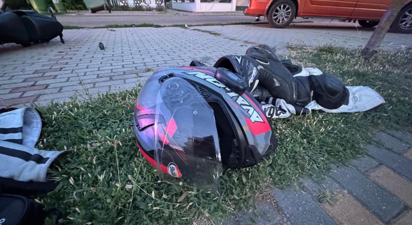 Kisbusz és motoros ütközött Hajdúszoboszlón, sérült is van - fotókkal, videóval!