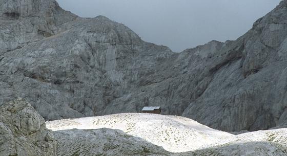 Hárman meghaltak egy lavina miatt a szlovén Alpokban