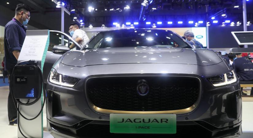 Teljesen átáll a villanyautók gyártására a Jaguar