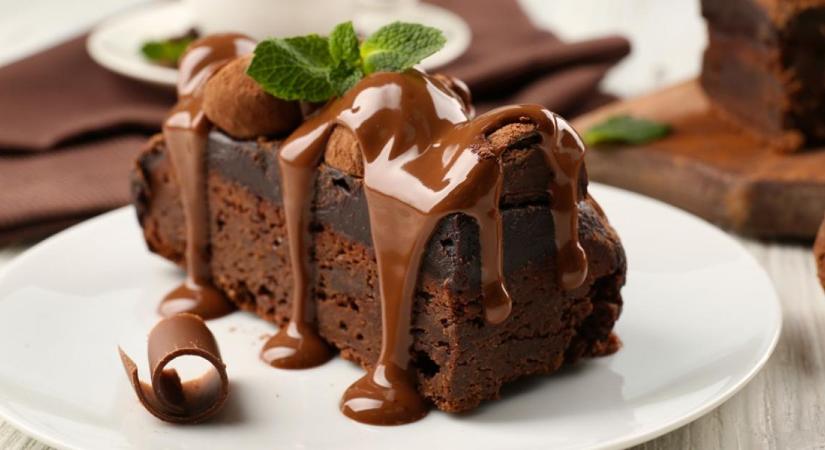 Pofonegyszerű csokoládétorta sütés nélkül – 5 perc, és már kész is!
