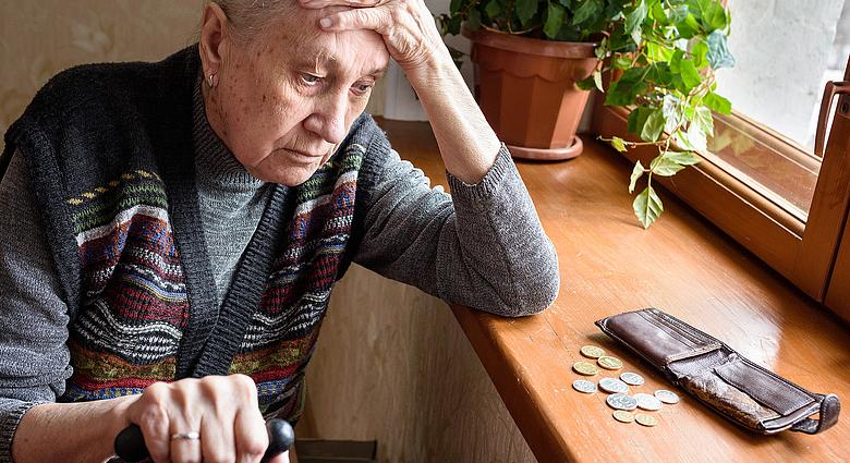 Gond van a 13. havi nyugdíjjal, ezt nem teszi ki a kormány az ablakba
