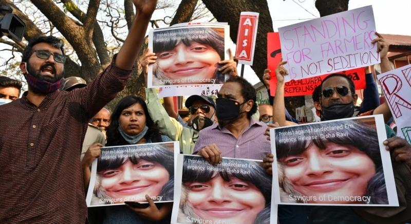 Elfogtak egy fiatal klímaaktivistát Indiában, mert segített Greta Thunbergnek
