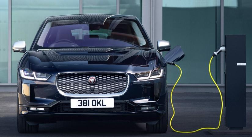 2025-re elektromos márka lesz a Jaguar, a Land Rovernél még van egy bő évtizede a belső égésű motoroknak