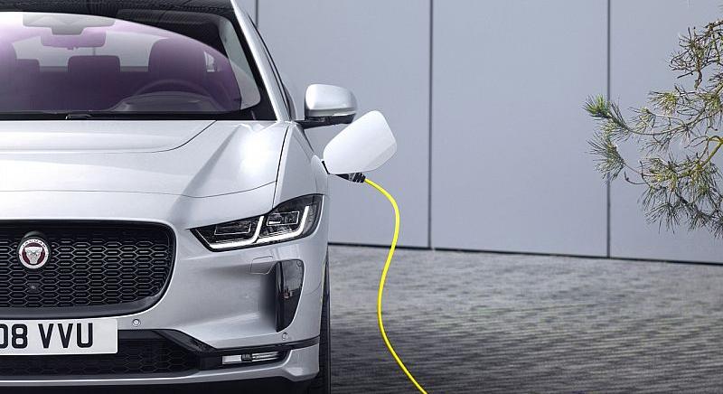 Csak teljesen elektromos autókat kínál 2025-től a Jaguar
