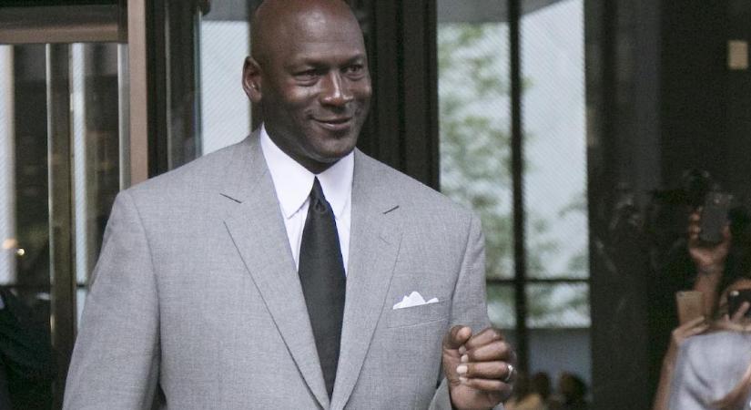 Michael Jordan 10 millió dollárt adományoz szülővárosának új orvosi klinikák megnyitására