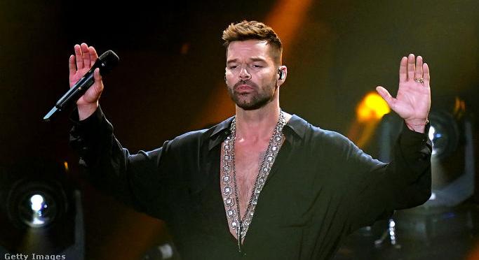 Hamarosan videóklipben sokkol Ricky Martin új szakálla