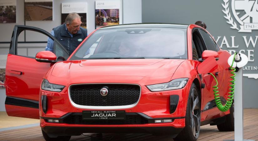 A Jaguar négy éven belül leáll a benzines autók gyártásával