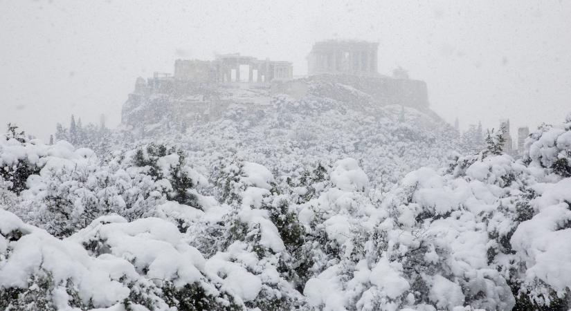 Athén városa elesett a brutális havazás következtében