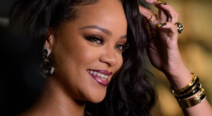 Meztelen melleit mutogatja a szuperszexi Rihanna - Olvadnak a jégcsapok ettől a fotótól