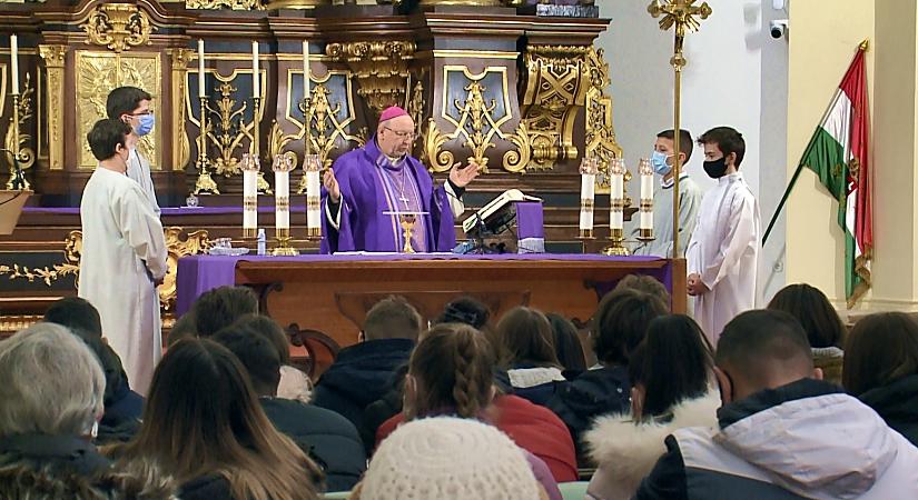 Hamvazószerda: Debrecenben is szentmisével indították a húsvétig tartó nagyböjtöt