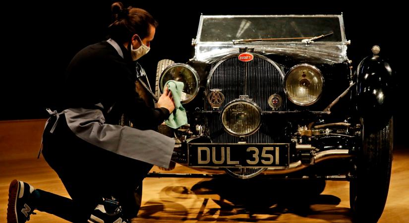 Milliárdokért cserélhet gazdát egy ritka Bugatti
