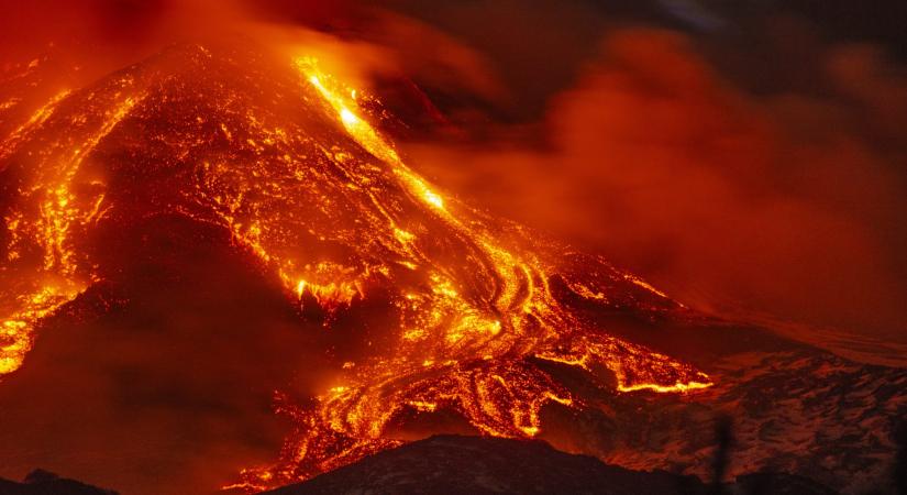 Úgy tört ki az Etna, mintha csak egy felrázott pezsgősüvegből húzták volna ki a dugót