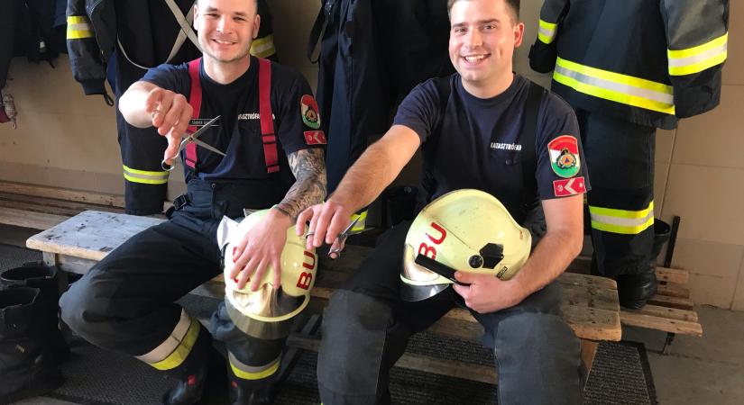 Borbélyként dolgoznak pihenőnapjaikon a fiatal berettyóújfalui tűzoltók