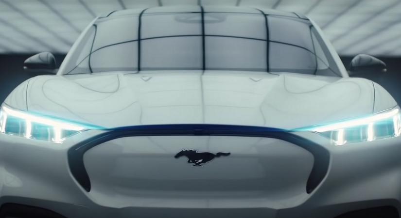 A Jaguar 2025-től, a Ford 2030-ig teljesen átáll az elektromos autók gyártására