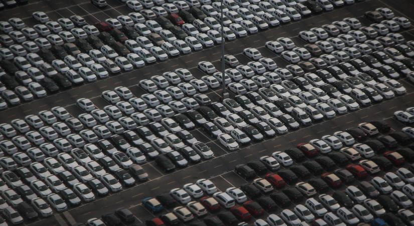 Rekordalacsony lett az új autók januári forgalomba helyezése az EU-ban