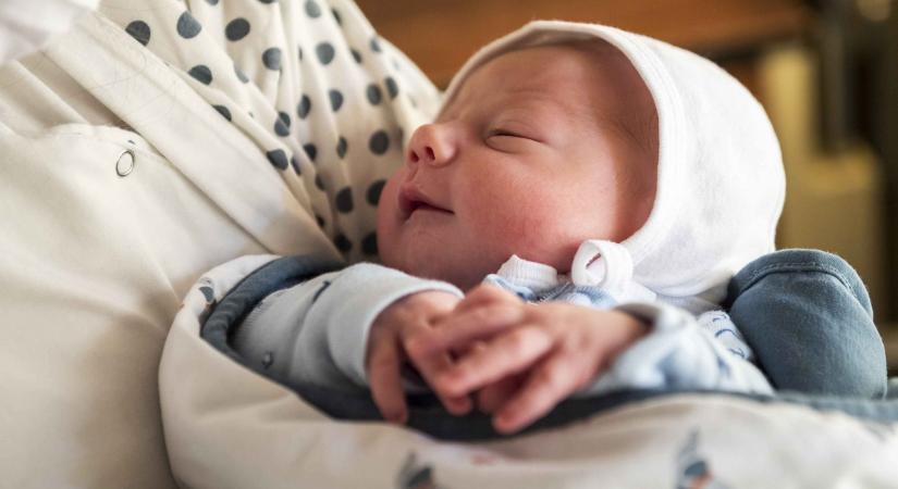 Méhtranszplantáció után született egy kisbaba Franciaországban