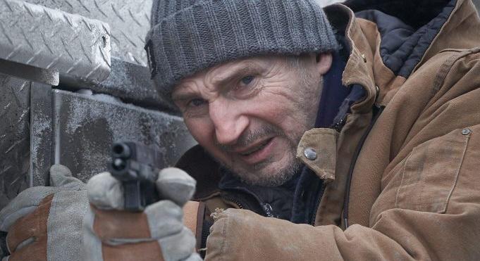 Liam Neeson és Laurence Fishburne a The Ice Road című filmben