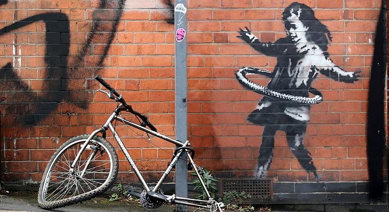 Több százezer fontért kivágták Banksyt a falból