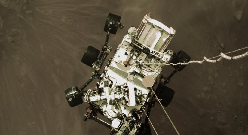 Újabb kép a NASA marsjárójáról