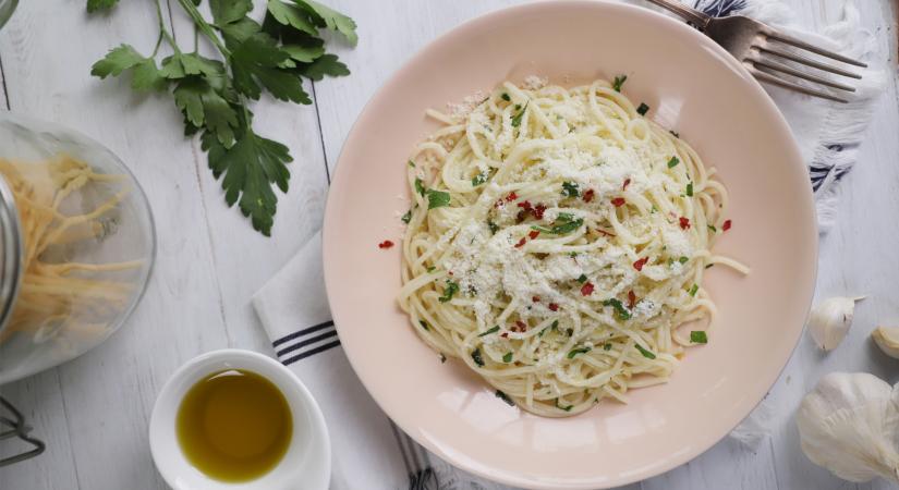 Olasz fokhagymás tészta (aglio di olio)
