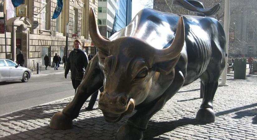 Elhunyt a Wall Street bikáját készítő szobrász