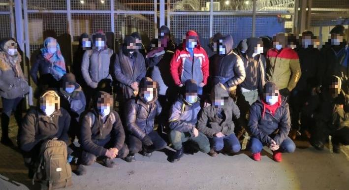 Az elmúlt 24 órában közel 300 migráns próbált Magyarországra jutni