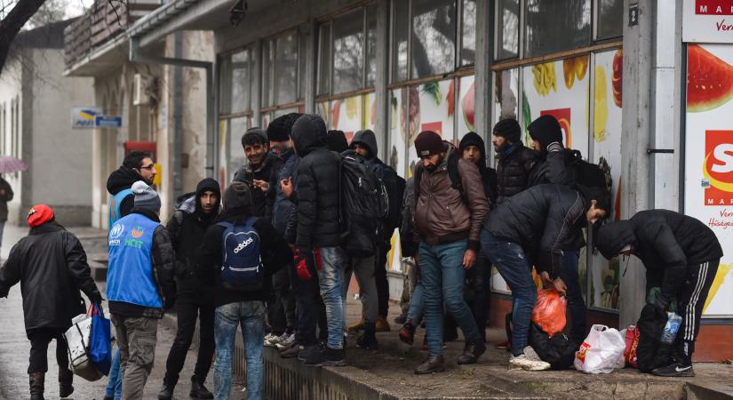 Több ezer illegális migráns akar betörni Magyarországra