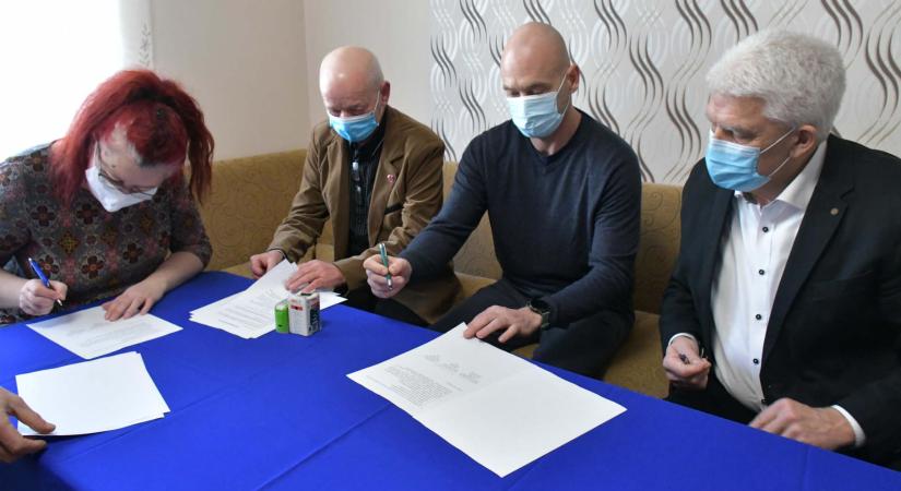 Megállapodást kötöttek a sportolni vágyó látássérültekért Szolnokon