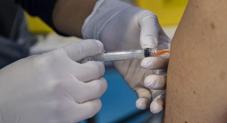 Ezért valószínűbb, hogy megvéd a kínai vakcina a mutánsok ellen