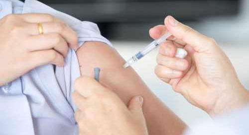 Megérkezett Magyarországra a 100 ezer adagos Szputnyik vakcinaszállítmány