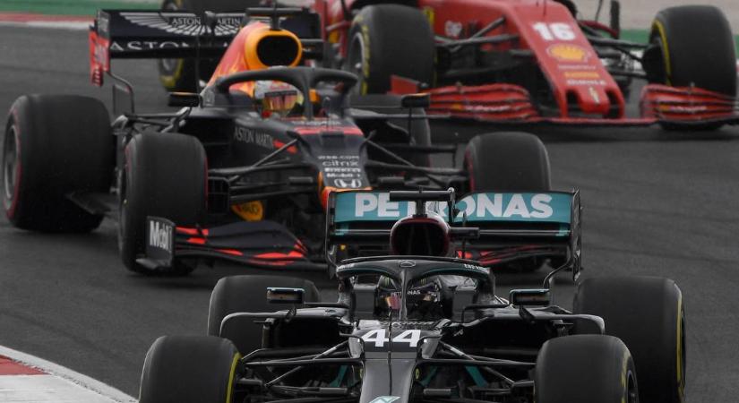F1: a Red Bulltól nagy kihívást, a McLarentől meglepetéseket vár Wolff