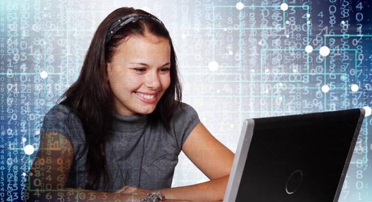 Ingyenes online tananyag segíti a felkészülést az informatika érettségire