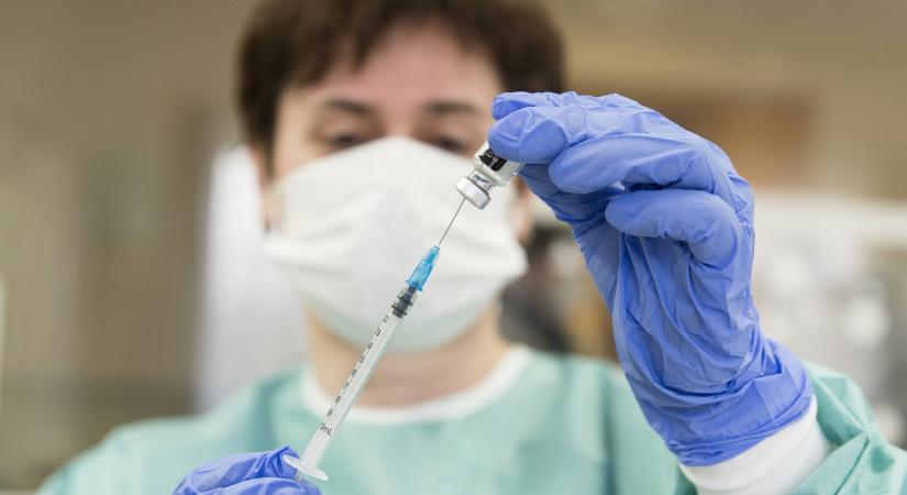 69 új beteg a megyében, országosan 2855 azonosított koronavírusos egy nap alatt