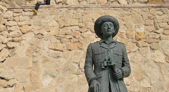 Ledöntötték a spanyol fasiszta diktátor utolsó szobrát
