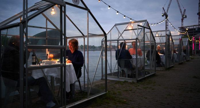 Vírusbiztos éttermi élmény Hollandiából: vacsorázz üvegházban!