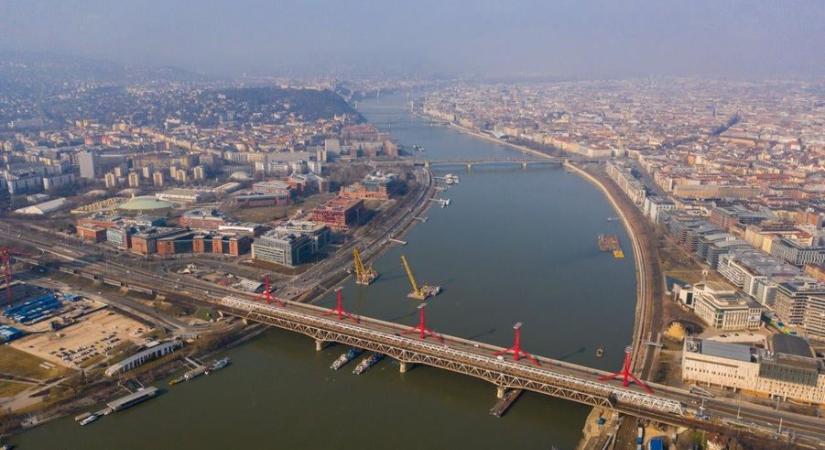 Látványos képeken a Duna felett átvezető új budapesti vasúti híd - galéria