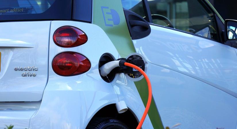 Szerbiában hamarosan fizetni kell az elektromos autók töltéséért