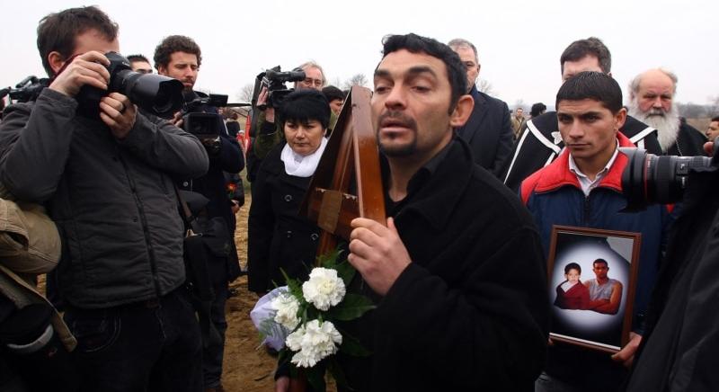 "Mindjárt jövök értetek" - a családját mentő roma férfi utolsó szavai