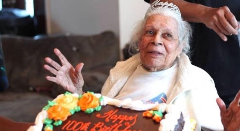Gines mazsolát eszegetett a 105 éves Lucia, mialatt a koronavírusból lábadozott