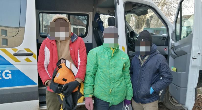 Három illegális migránst fogtak el a rendőrök Vajánál