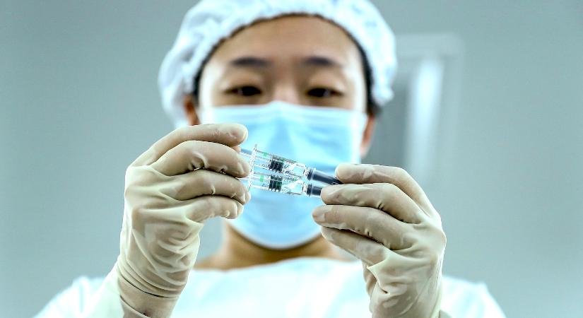 Kübekháza polgármestere szerint a kínai vakcina “potenciális veszélyeket” rejthet magában