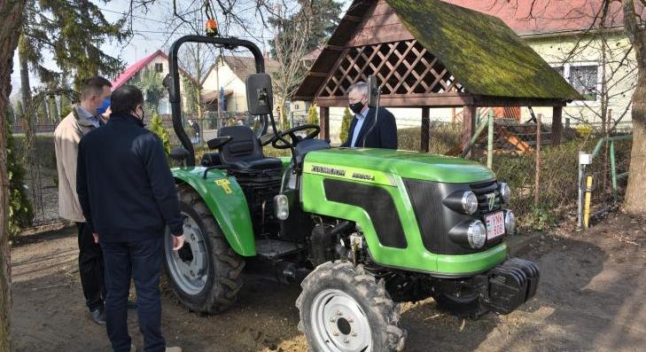 Tarnamérán új traktorral rendezhetik a közterületeket |
