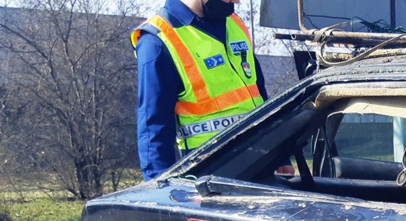 Megállítottak egy autót Szolnokon, a rendőrök sem hitték el, amit láttak