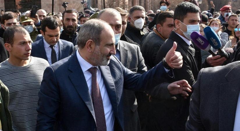 Puccskísérletről beszél az örmény miniszterelnök, minden oldal utcai tüntetésekre hív
