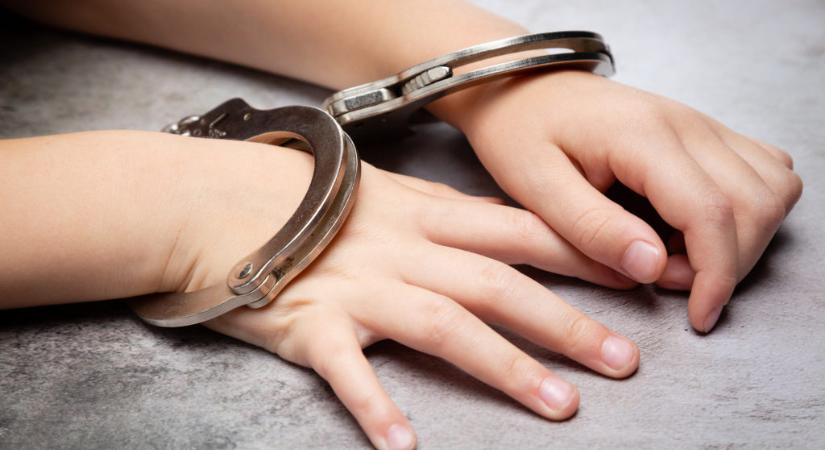 Két nő irányította a 16 tagú emberkereskedelemmel foglalkozó bűnszervezetet